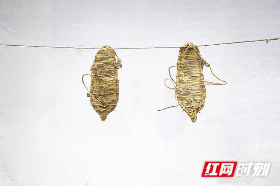  宝瑶物语·草鞋。