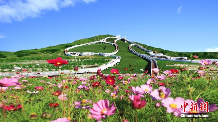 图为天骄天骏生态旅游度假区景观 天骏廊桥 乌兰浩特市文化旅游体育局 供图