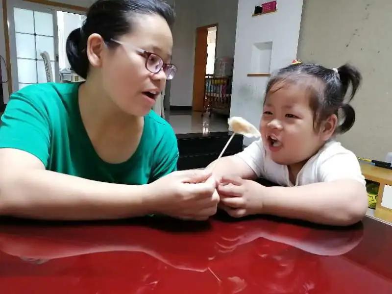 图 | 谢多丽和女儿