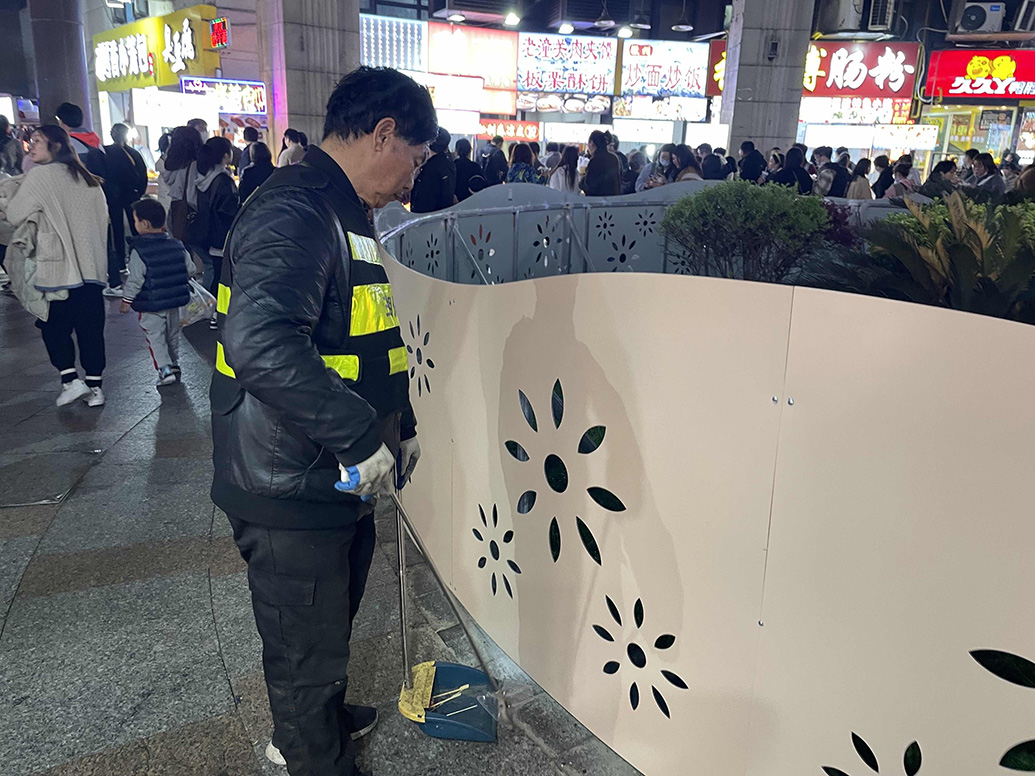 频现垃圾桶