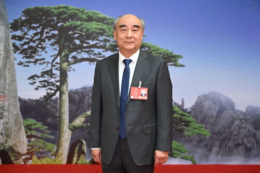 （全国人大代表，古井集团党委书记、董事长梁金辉，受访企业供图）